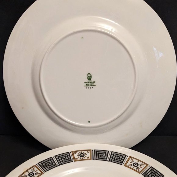 Vintage Wedgwood Salad Plates (Set of 4) - Black and Gold Greek Key Motif - Picture 3 of 3